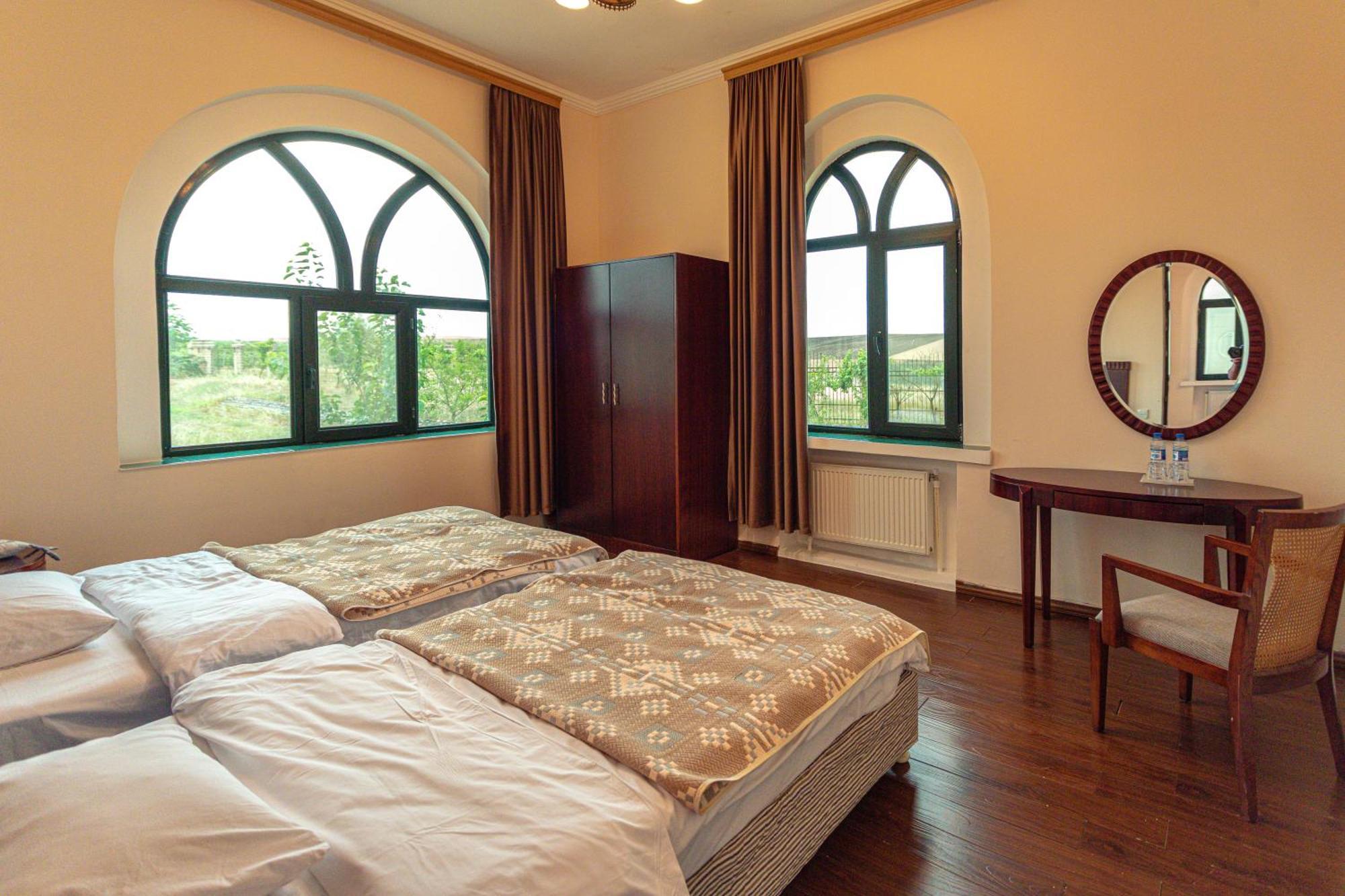 Chabiant Guesthouse Chateau Monolit Ikinci Yeniyol Exterior foto