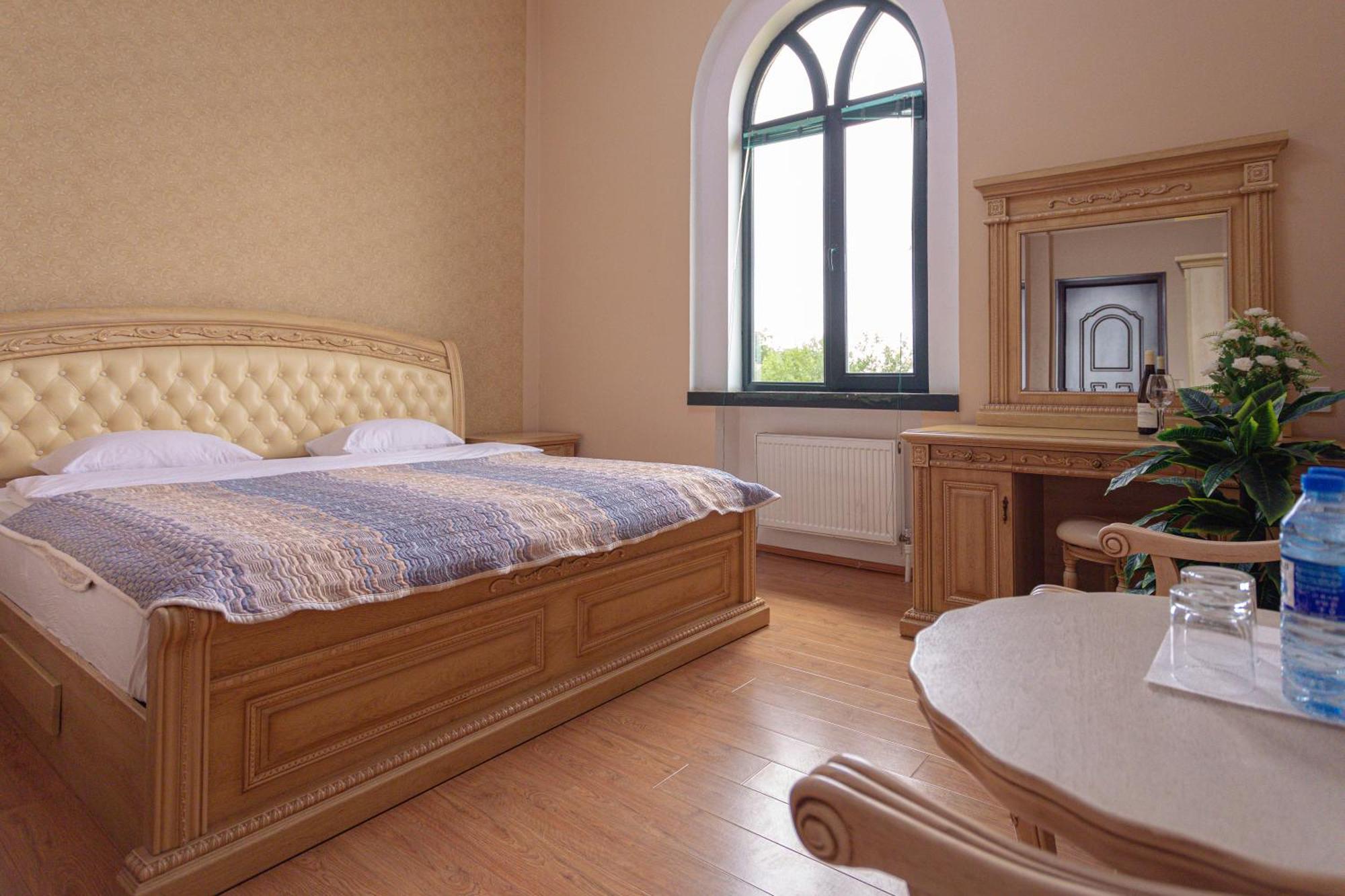 Chabiant Guesthouse Chateau Monolit Ikinci Yeniyol Exterior foto